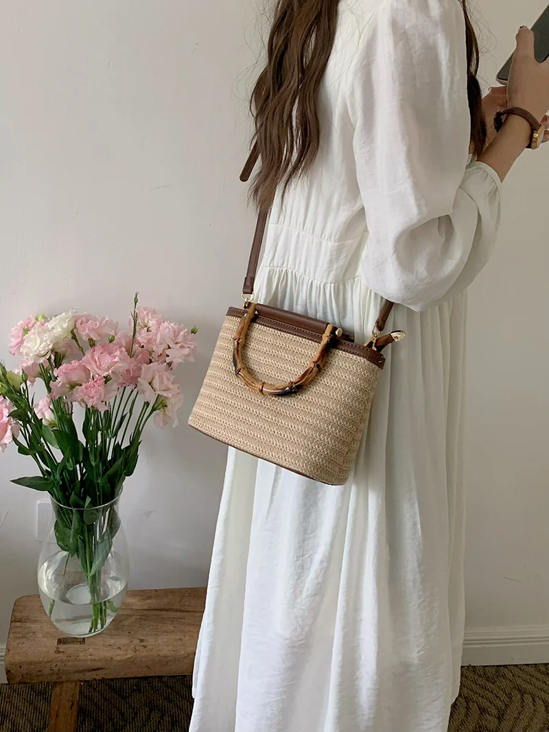 Simple Hand Knitted Women’s Travel Handbags Fashion Wooden Handle Ladies Shoulder Bags Summer Straw Female Bucket Crossbody Bags