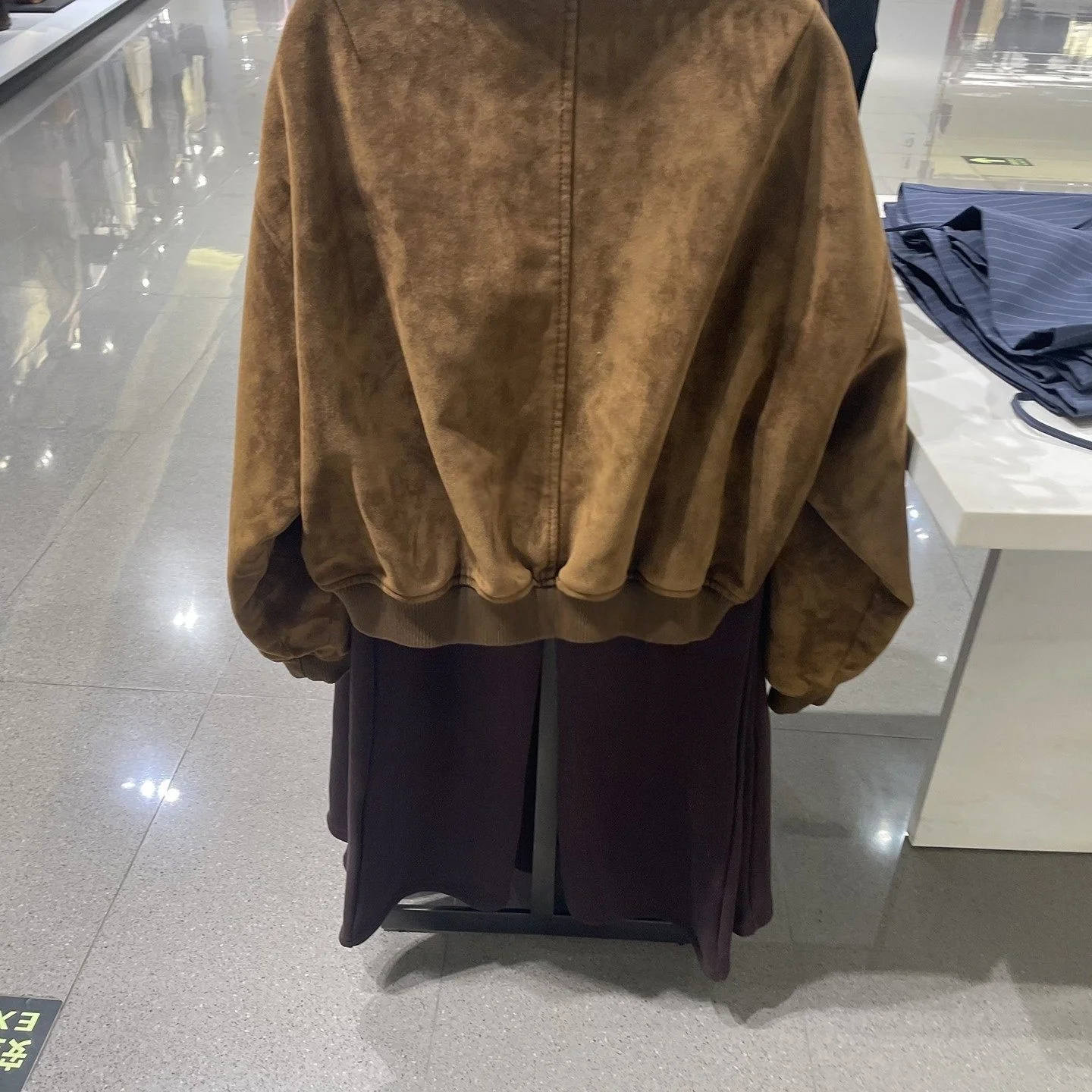 2026 new women's clothing European and American style fashionable lapel suede texture effect jacket short jacket - Image 4