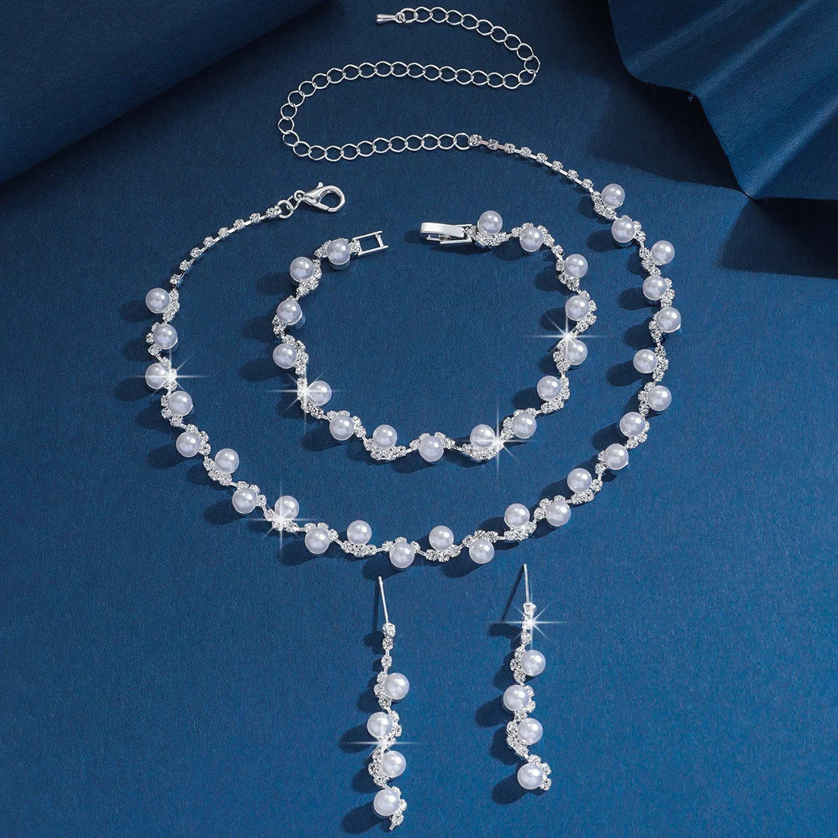 Pearl & Crystal Jewelry Set Choker Necklace Bracelet Drop Earrings Bridal Accessories for Wedding Prom Party Women Daily Wear