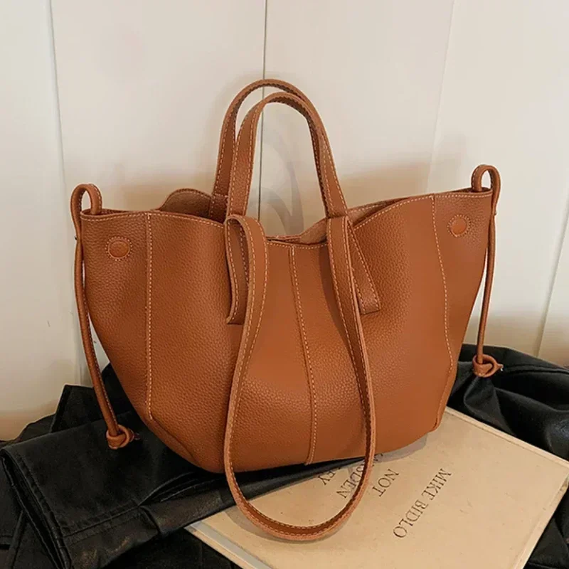 New Handheld Tote Bag Large Capacity Fashionable Women’s Bag Premium Single Shoulder Underarm Bag Trousses De L’épaule