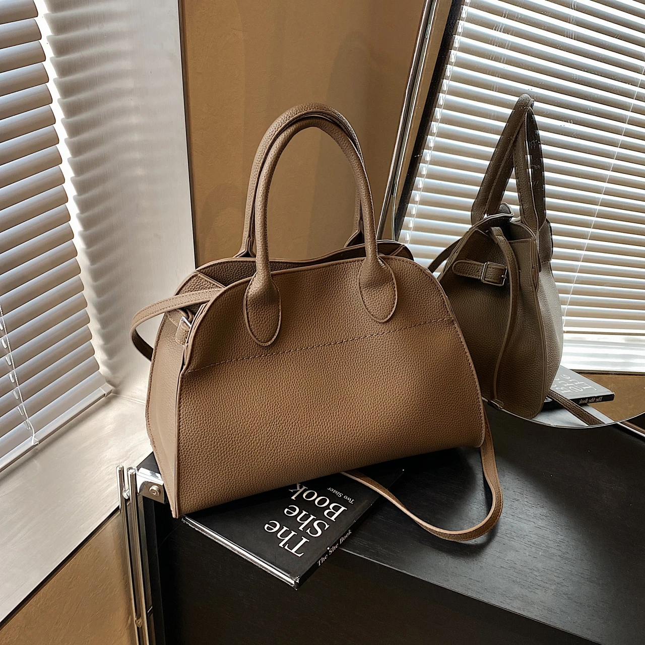 2025 Designer Handbags Luxury Top-handle Bags For Women Lychee Pattern Big Capacity Shopper Shoulder Crossbody Bags With 2 Sizes - Image 12