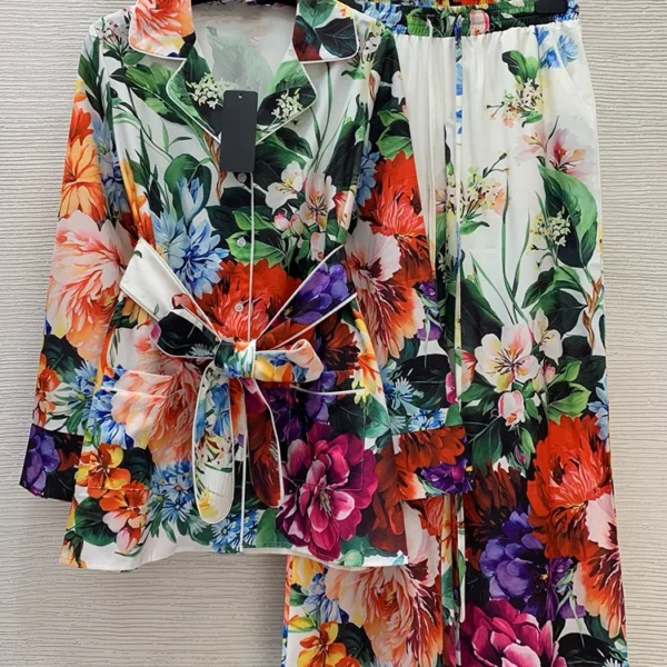 Autumn women's leisure suit printed lace waist pocket long sleeve shirt+elastic waist wide leg trousers fashion two-piece suit.